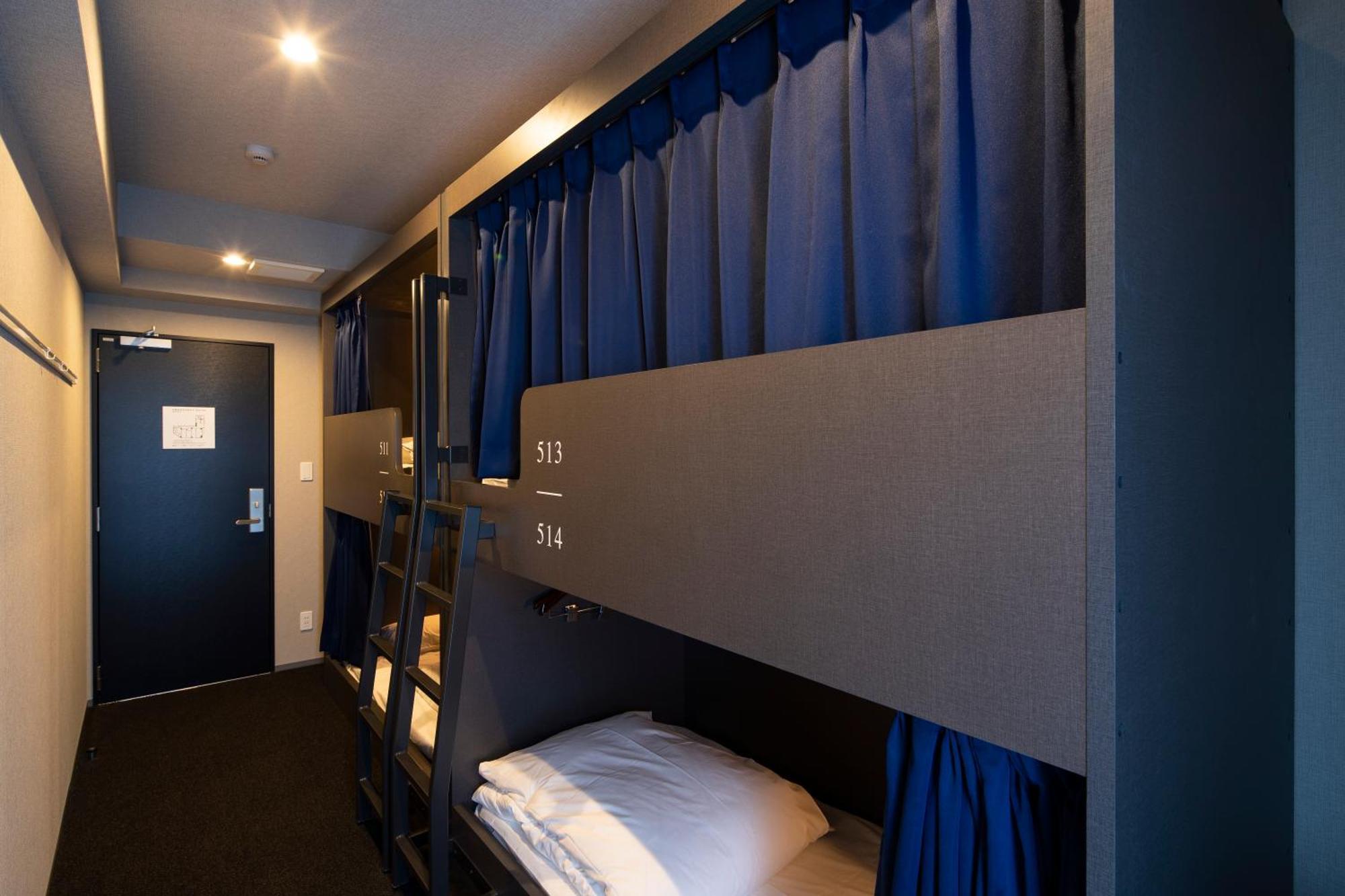 Quadruple Room,776656030:JPEG